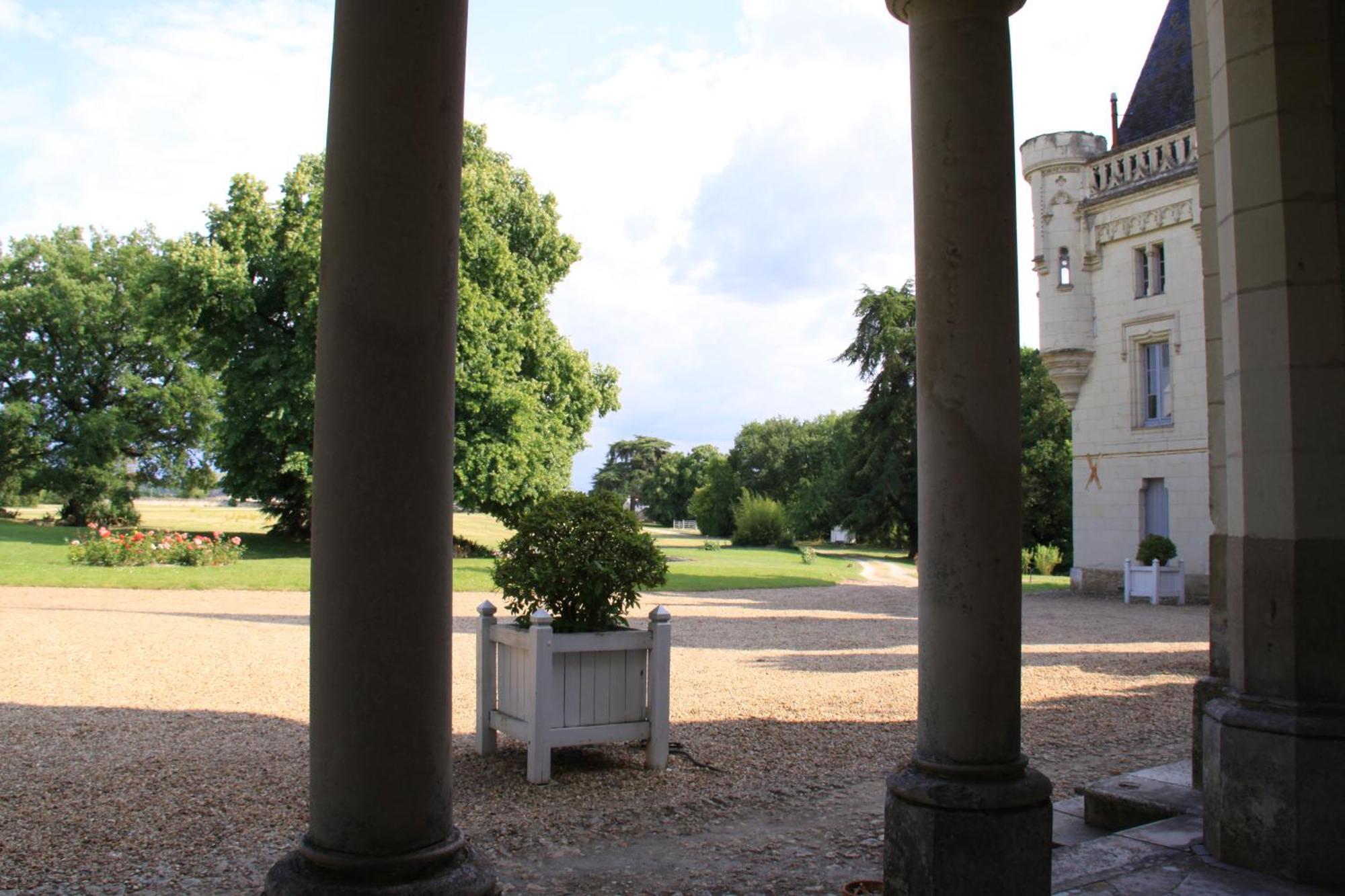 Chateau De Salvert - 4 Gites - 32 Personnes Neuille Bagian luar foto