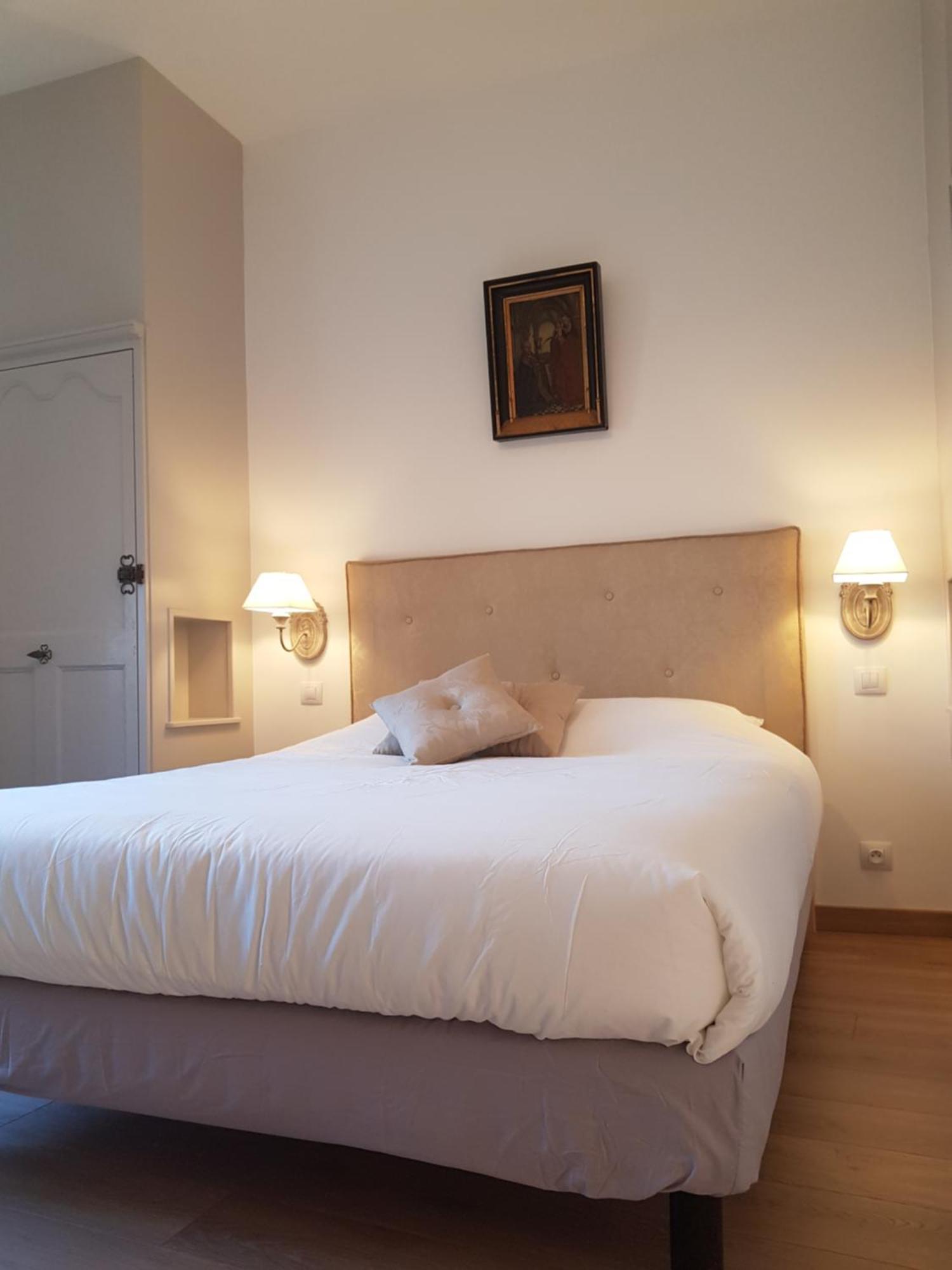 Chateau De Salvert - 4 Gites - 32 Personnes Neuille Bagian luar foto