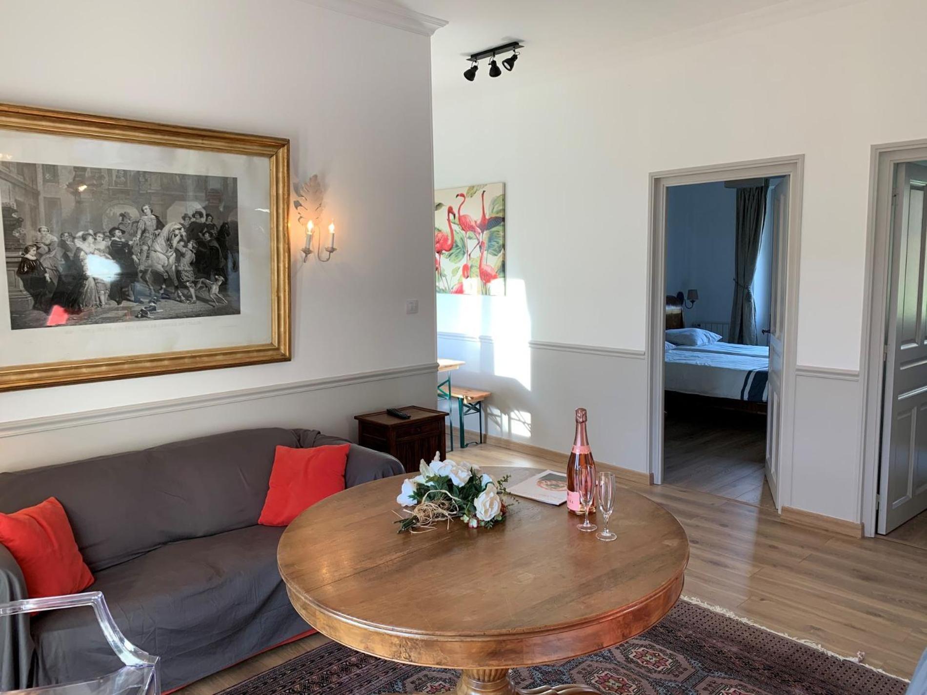 Chateau De Salvert - 4 Gites - 32 Personnes Neuille Bagian luar foto