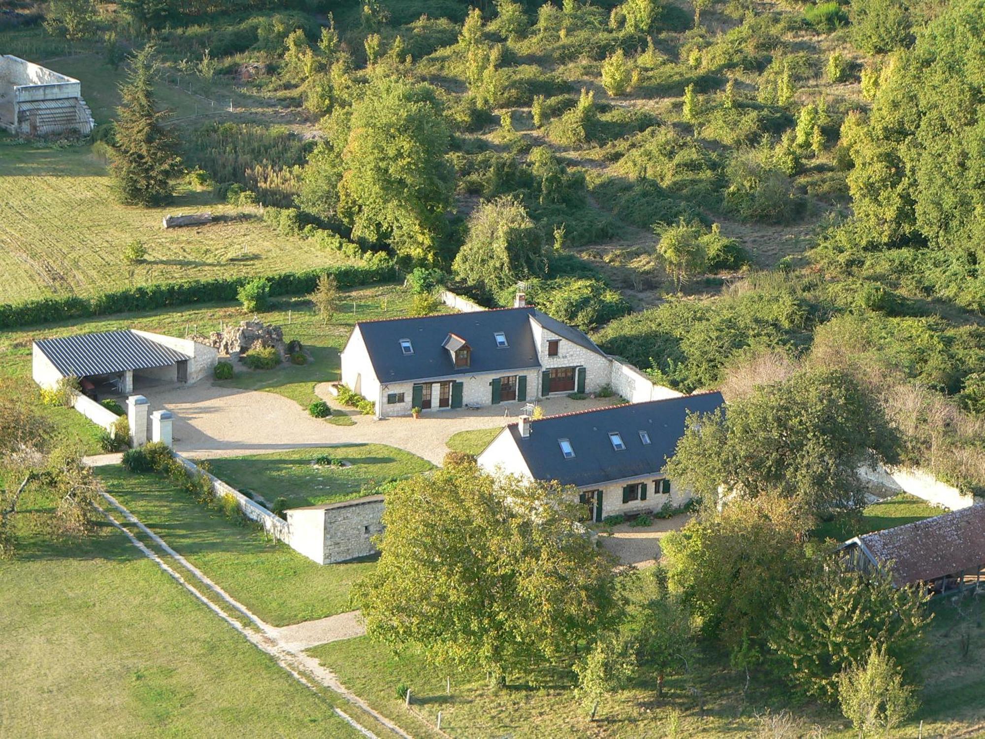 Chateau De Salvert - 4 Gites - 32 Personnes Neuille Bagian luar foto