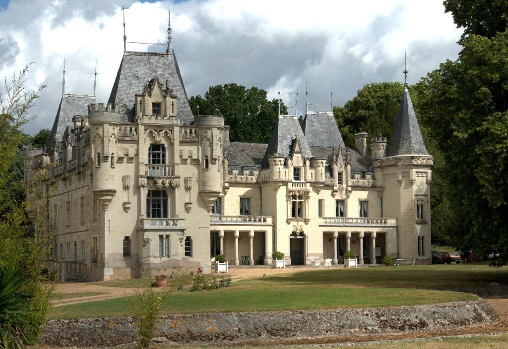 Chateau De Salvert - 4 Gites - 32 Personnes Neuille Bagian luar foto