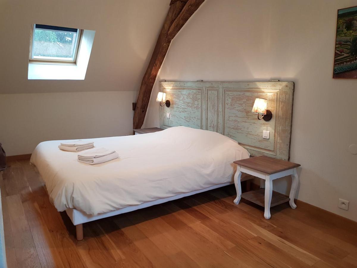 Chateau De Salvert - 4 Gites - 32 Personnes Neuille Bagian luar foto