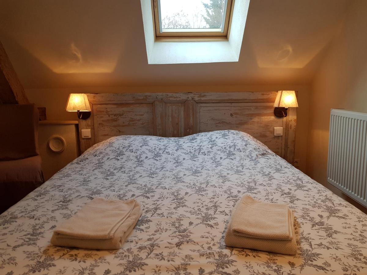 Chateau De Salvert - 4 Gites - 32 Personnes Neuille Bagian luar foto