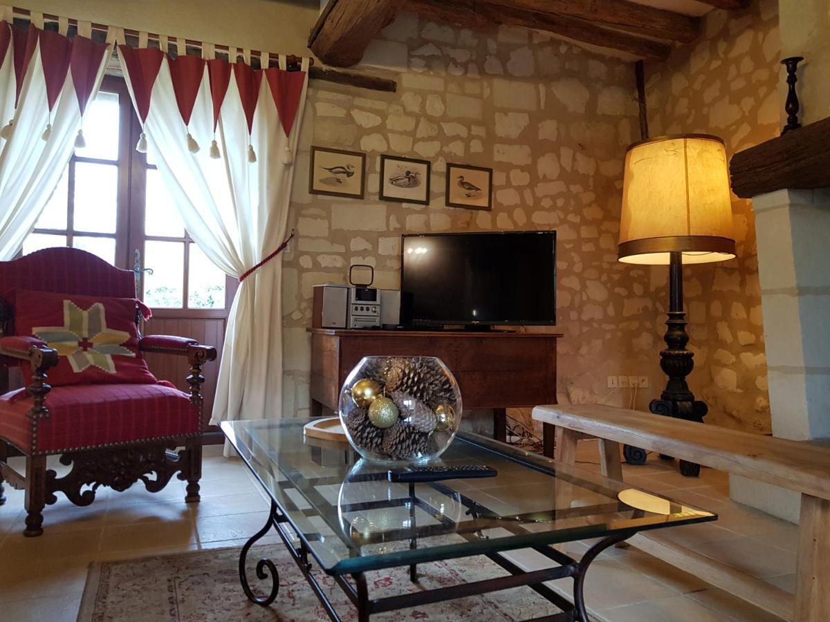 Chateau De Salvert - 4 Gites - 32 Personnes Neuille Bagian luar foto