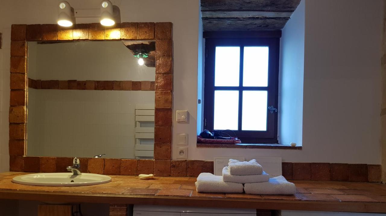 Chateau De Salvert - 4 Gites - 32 Personnes Neuille Bagian luar foto