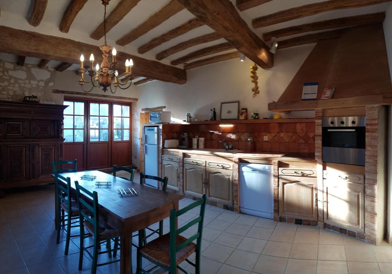 Chateau De Salvert - 4 Gites - 32 Personnes Neuille Bagian luar foto