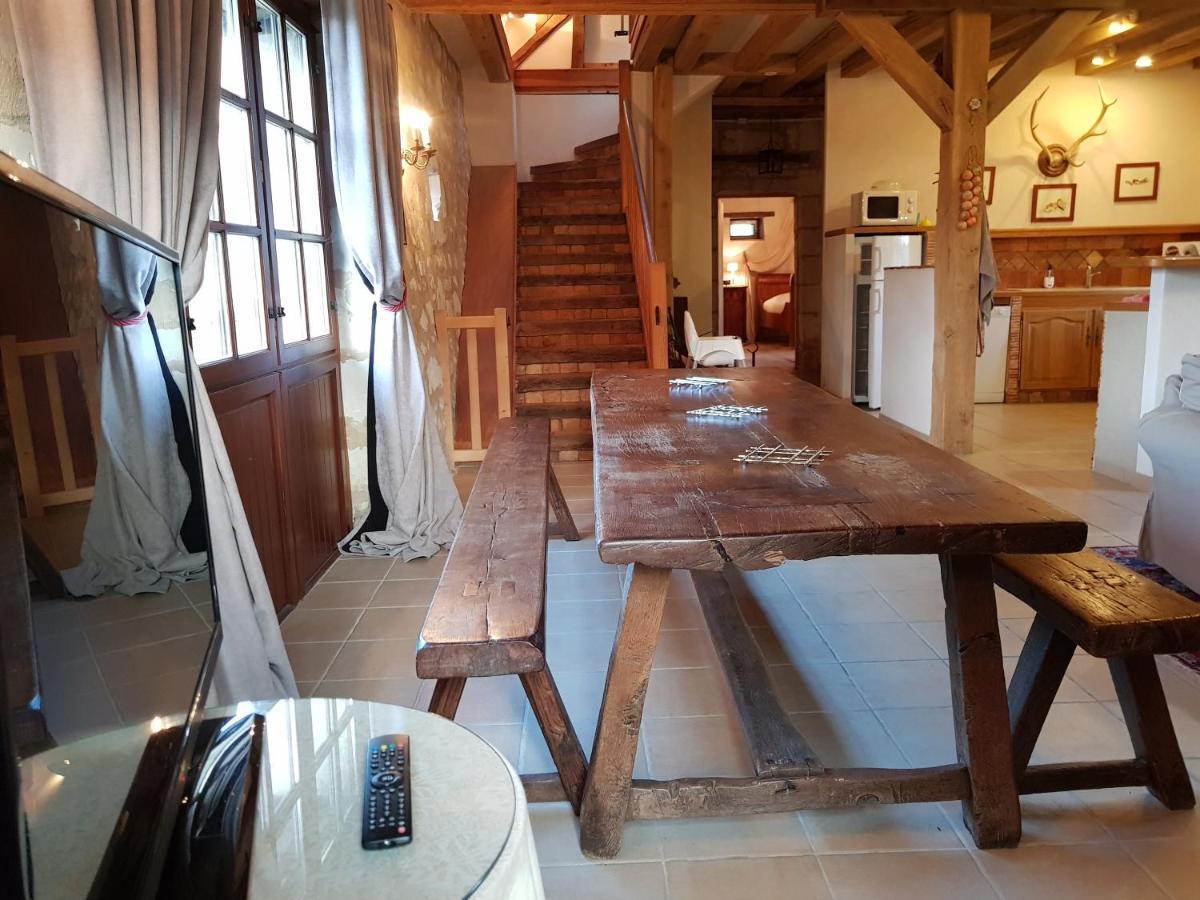 Chateau De Salvert - 4 Gites - 32 Personnes Neuille Bagian luar foto