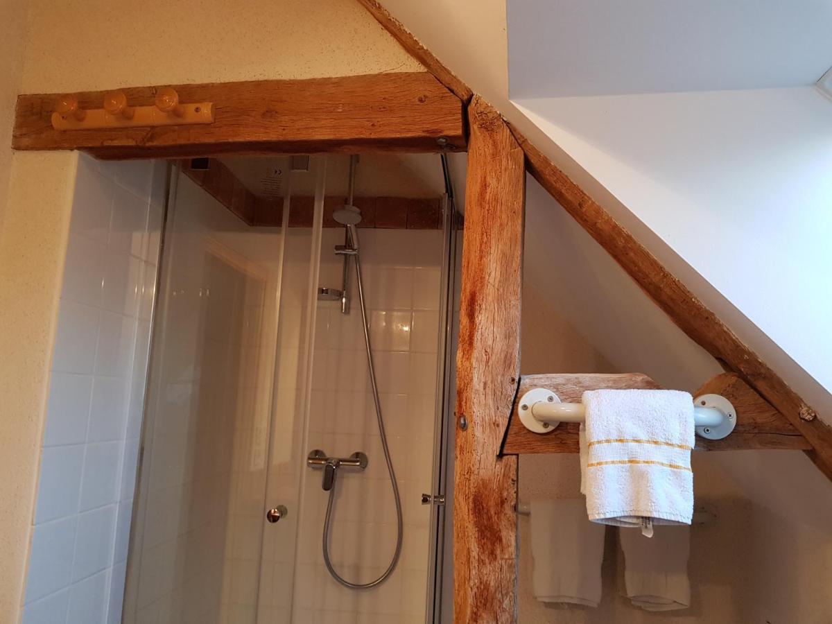Chateau De Salvert - 4 Gites - 32 Personnes Neuille Bagian luar foto